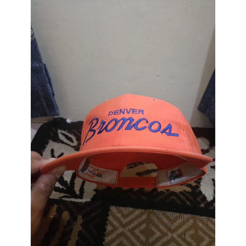 Topi Denver Broncos