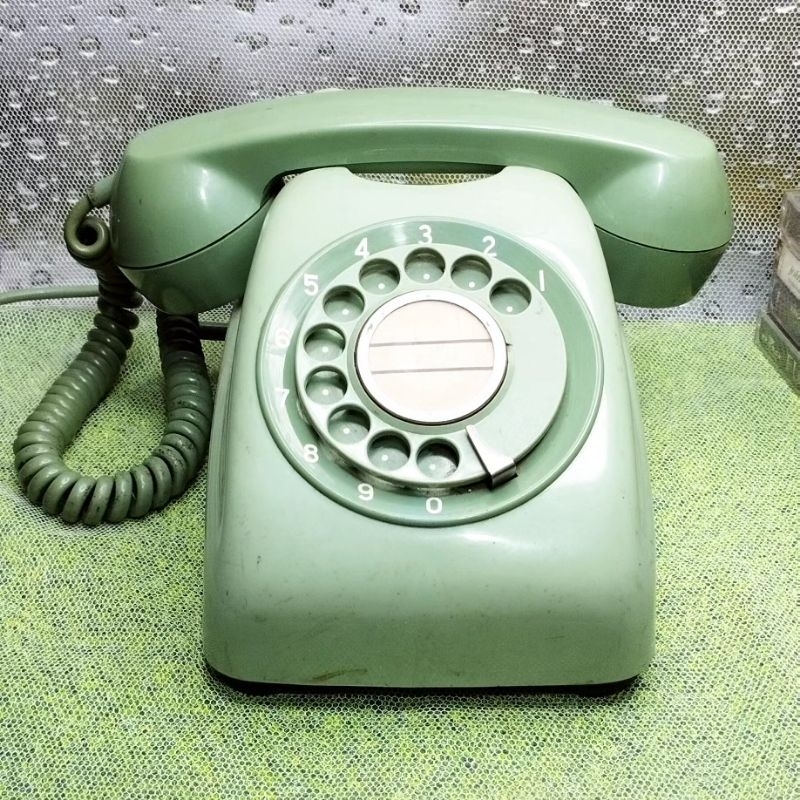 Telepon putar jadul antik made in Japan warna hijau