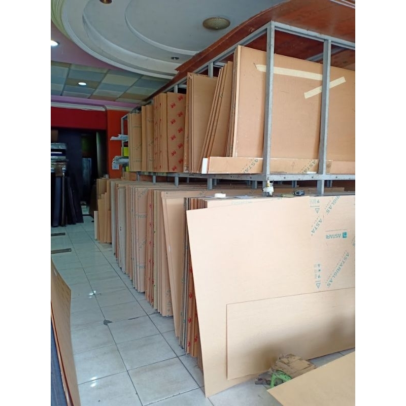 

akrilic/mika potongan ukuran 17,5x9 satuan