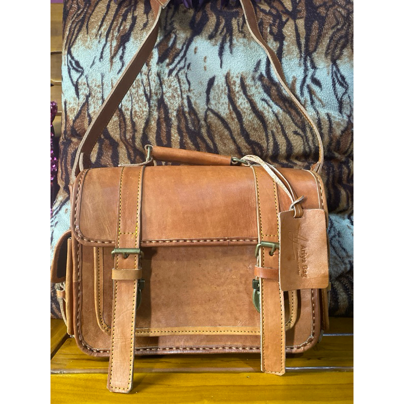 Tas Kulit Asli Postman