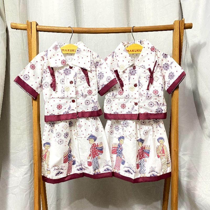 BANARA SETELAN BATIK ANAK LENGAN PENDEK BU TEDJO PUTIH BAHAN KATUN