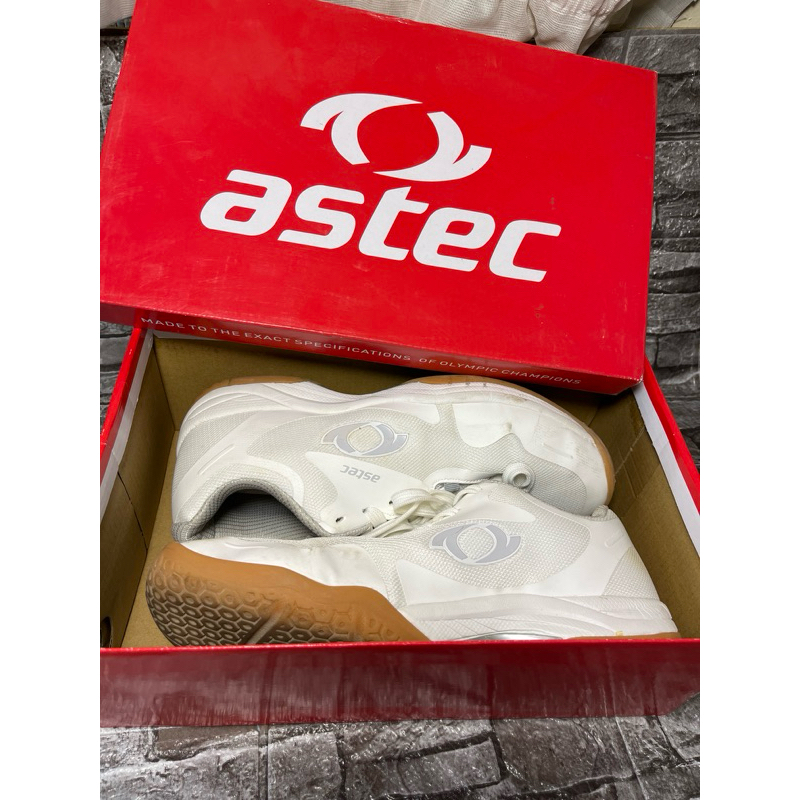 sepatu badminton wanita preloved ASTEC ori counter