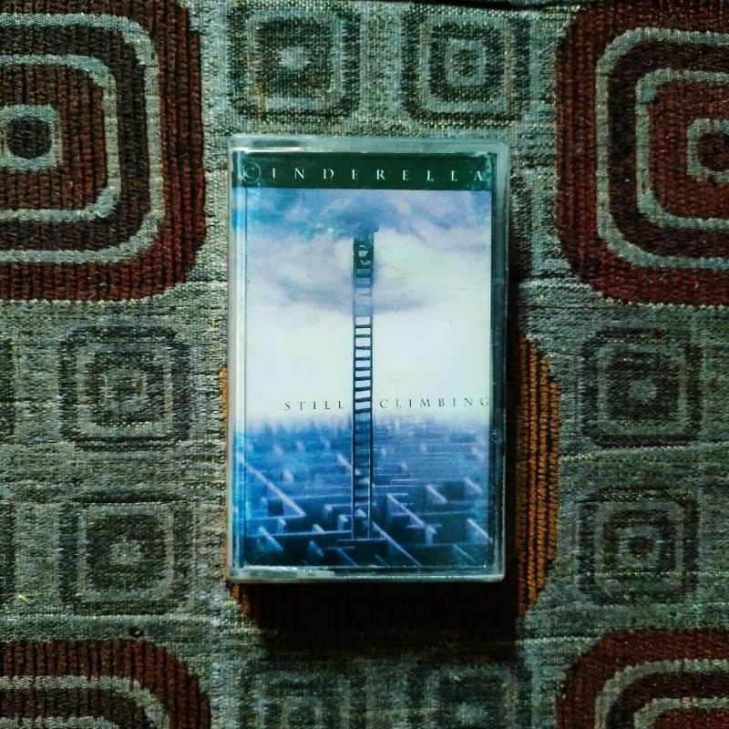 Kaset pita CINDERELLA-STILL CLIMBING