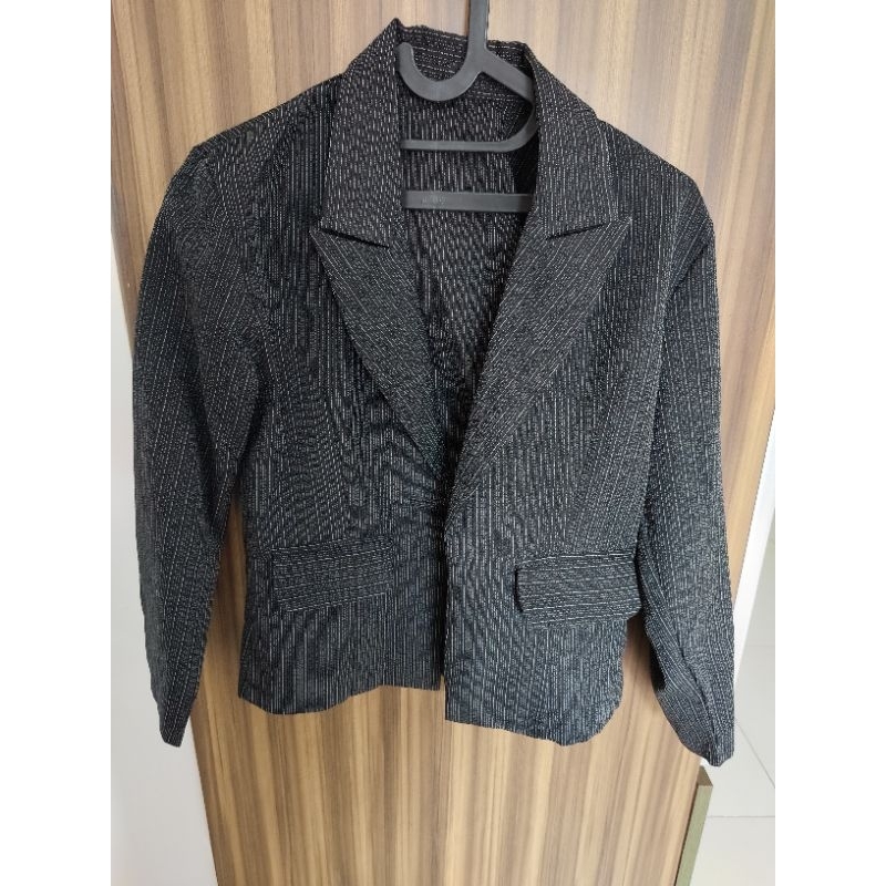 Preloved Blazer hitam garis