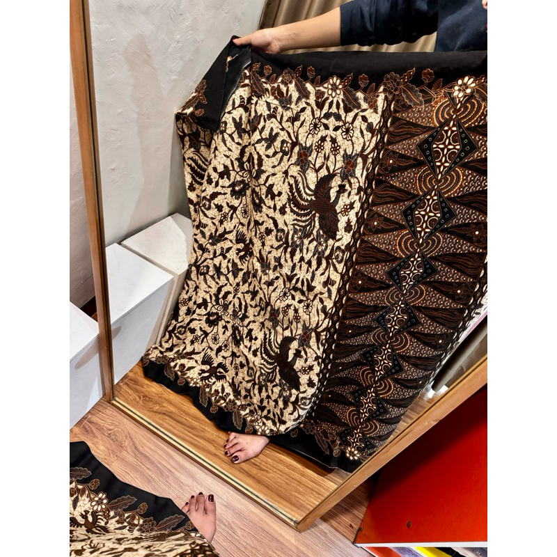 Sutra Paris Klasik Set Selendang