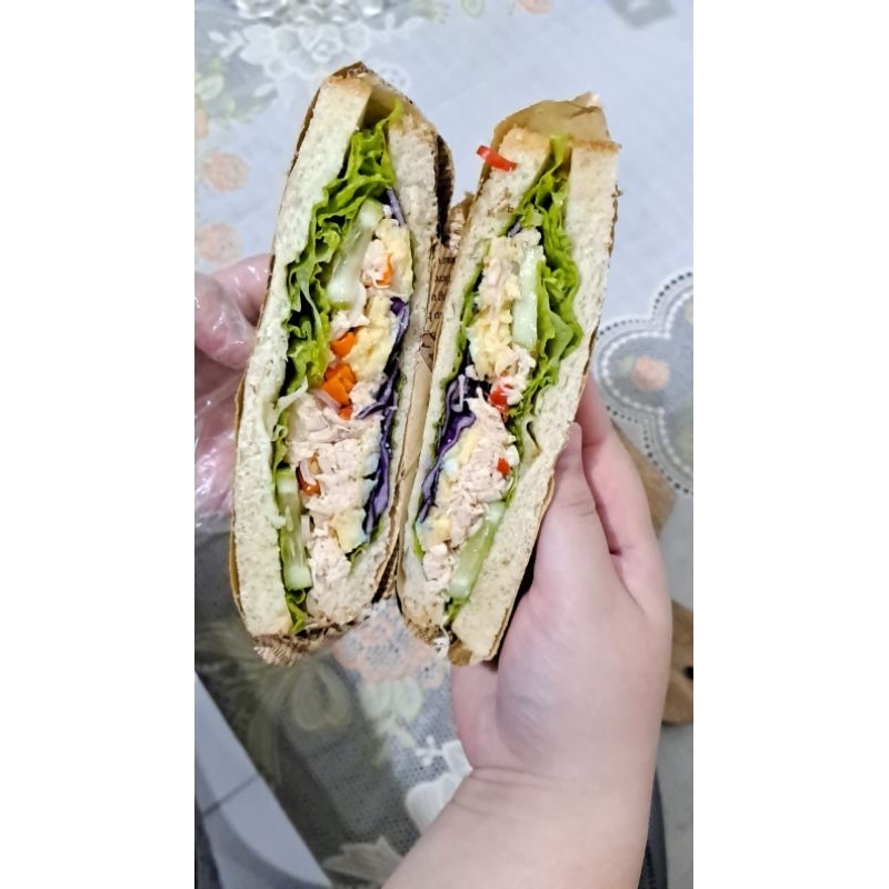 

Sandwich Ayam Sambal Matah