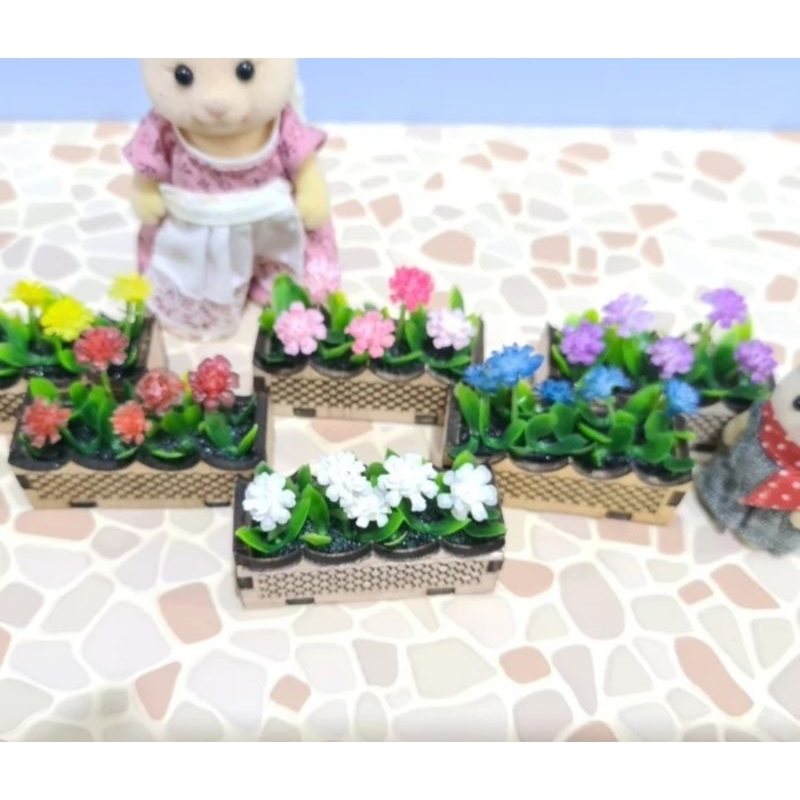 miniatur tanaman bunga (warna random) untuk sylvanian / rumah rumahan / kerajinan tangan / craft