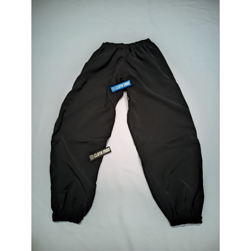 CELANA WARGA IKS.PI KERA SAKTI KAIN JET BLACK