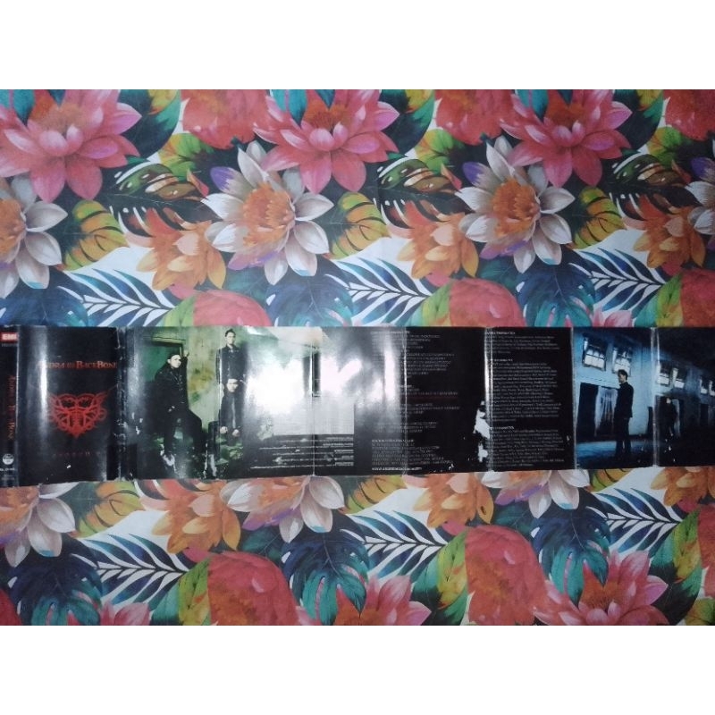 Kaset pita Season 2 - Andra and The Backbone