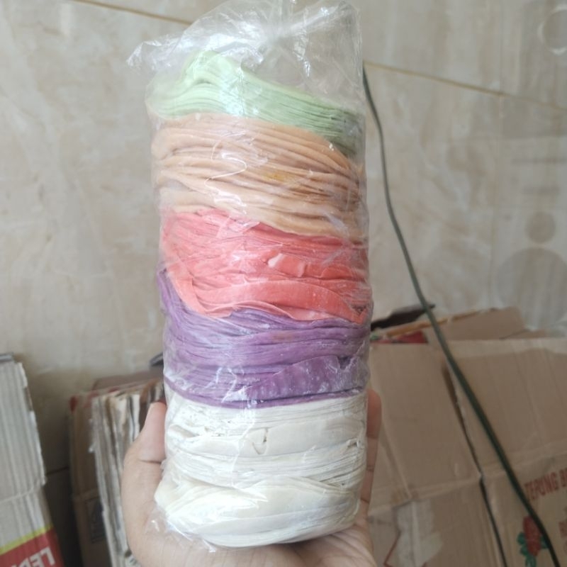

Kulit Dimsum WARNA 1KG isi 250 biji