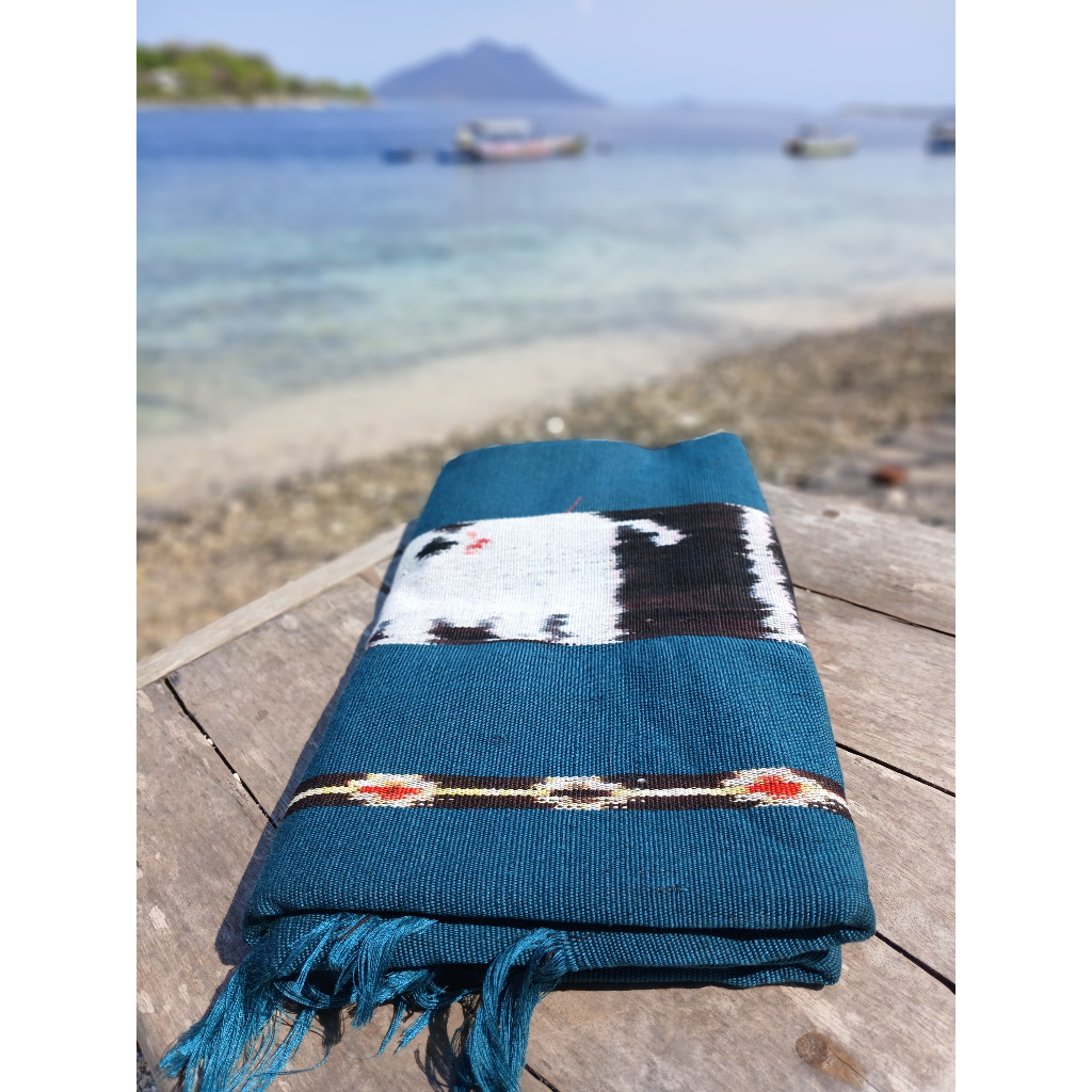 Kain Tenun Khas Alor NTT Motif Gajah