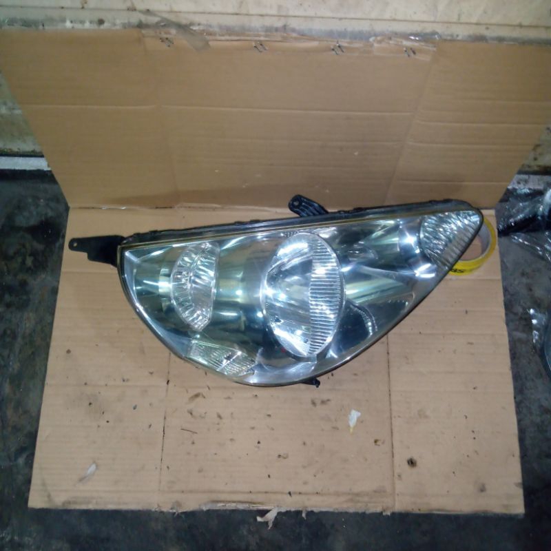Headlamp/Lampu Depan Honda Jazz Tahun 2005