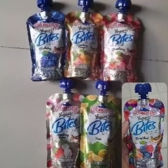 

Cimory yogurt squeeze Bites with Nata de Coco rasa Blueberry / Strawberry / Strawberry Mango / Strawberry Leci / Yuzu / Berry blend 120gr.