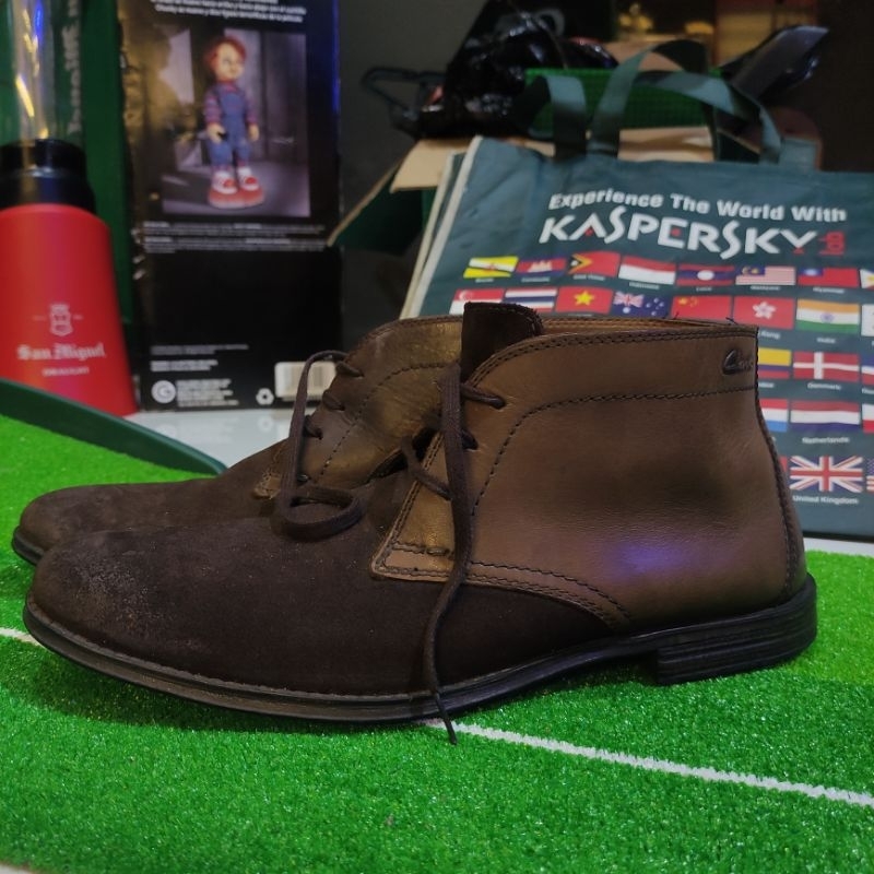 Sepatu Clarks 1825 original Desert Chukka Ankle Boot Size 42 Men Brown Bludru & leather original