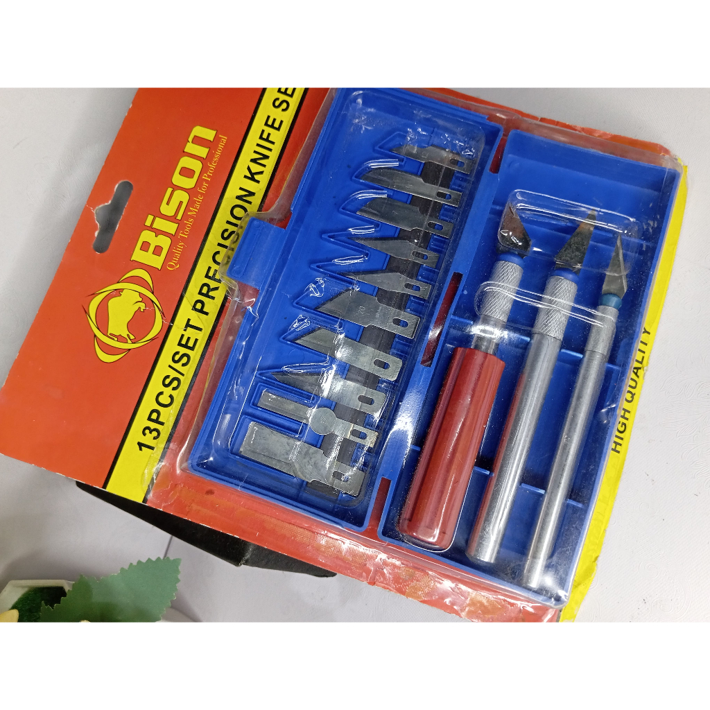 

Pisau Hobi BISON Set 13pcs - Hobby Knife - 13pcs/set Precision Knife Set BSN G11150 - Pisau Ukir - Tatah Ukir - Carving Tools