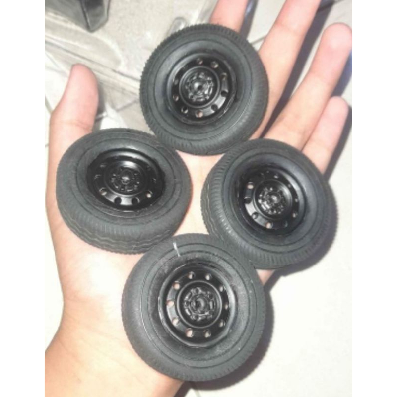 ban wpl d12 bekas kondisi masih tebal layak pakai