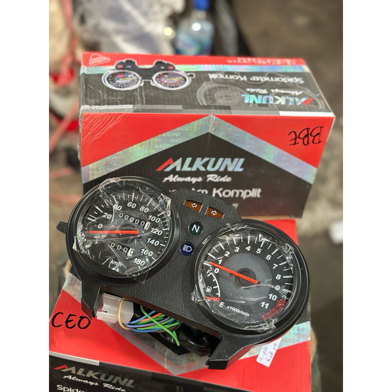 Spedometer MEGAPRO - Spedometer MEGAPRO new / MEGAPRO primus komplit socket tinggal pasang imitasi