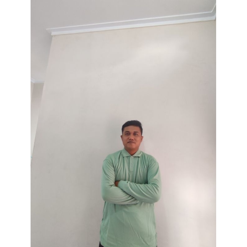 baju kerah hijau sage lengan panjang pria dan wanita