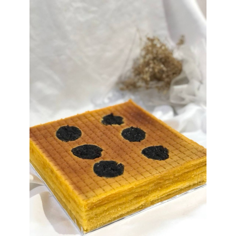 

KUE LAPIS CHINESE PREMIUM MENTEGA CAPTONG UKURAN 20CM