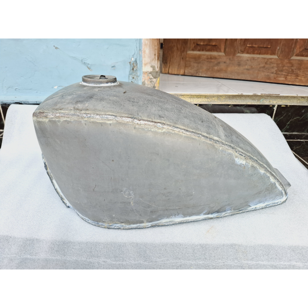 Tangki Harley Bobber Polos Haley Davidsoon Motor Custom Sportster Mentahan Motor Scorpio Thunder