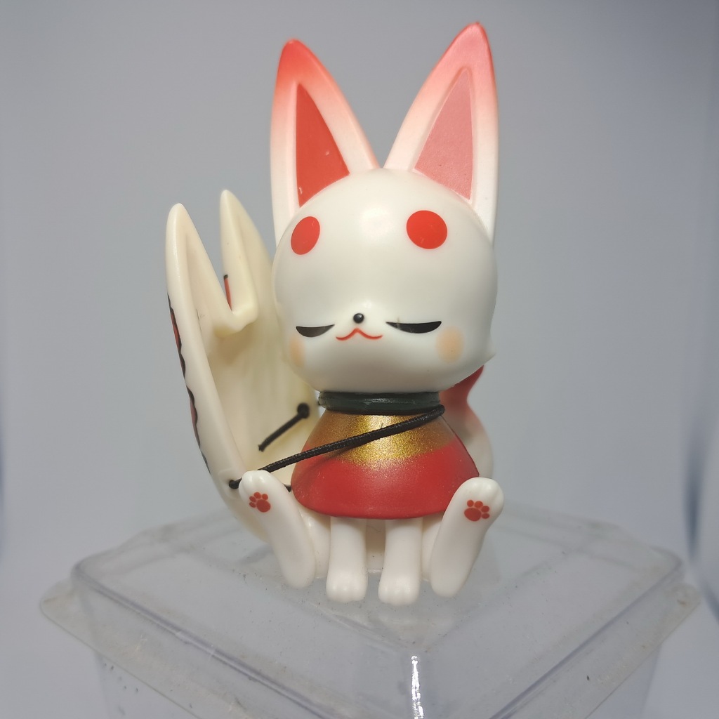 Trading figure chibi rubah kitsune merah