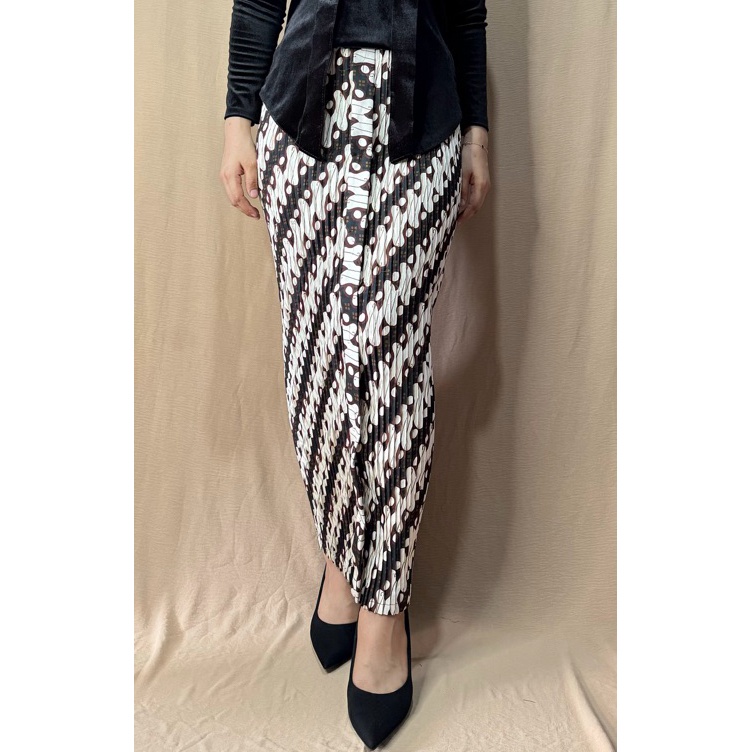 KODE V33A Rok plisket batik parang seri putih  rok batik plisket  rok kondangan