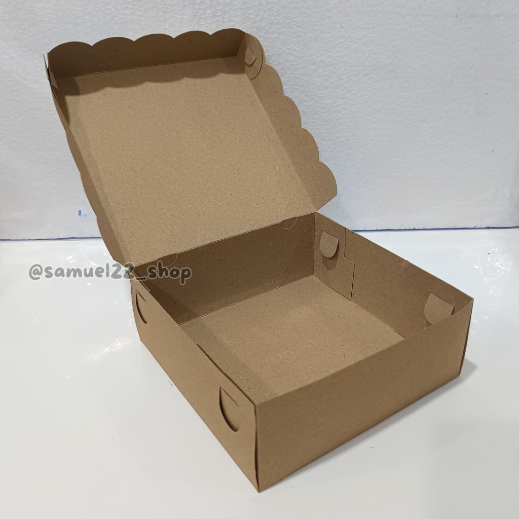 

Kotak Box Nasi / Snack Kue 18 x 18 DELIMA Isi 10