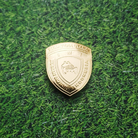 PIN Logo Etching Sepuh Emas Custom