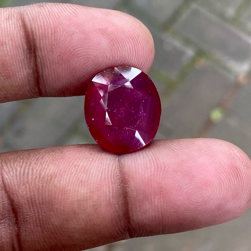Batu Ruby Pigeon Blood Natural ruby Pigeon Blood Batu ruby corundum CT 16.35 Dim 17x15x6