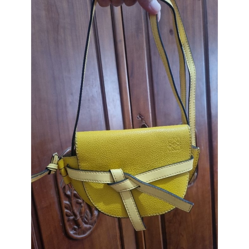 Preloved tas Loewe Get Bag Saddle yellow rare