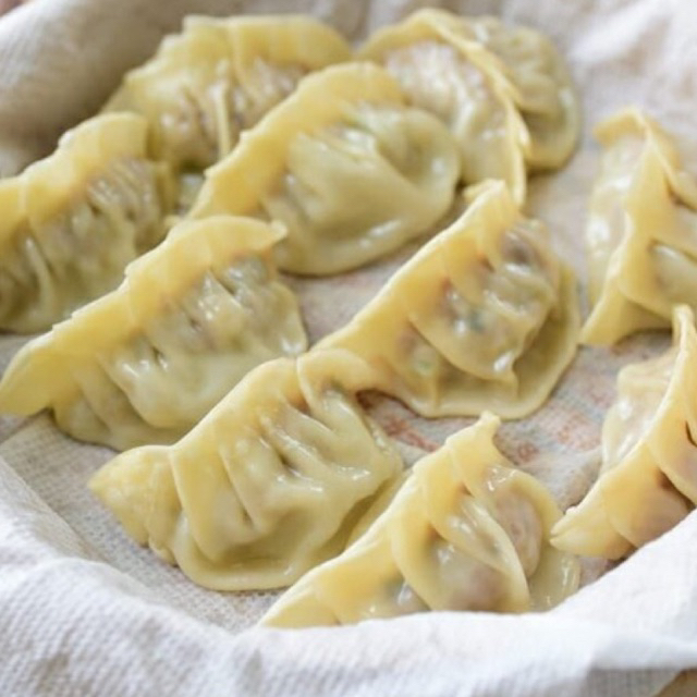 

GYOZA AYAM FROZEN FOOD