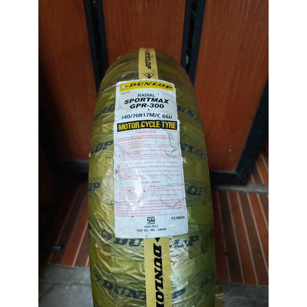 Ban Luar Motor Sport Ring 17 Ban Dunlop Sportmax GPR 300 Ukur 140/70-17 Tubeless