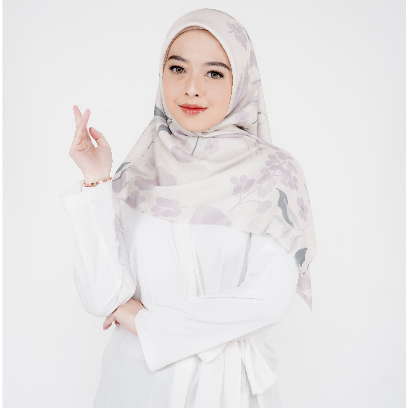 KAMA Laser Cut Hijab Segi Empat Print Motif Dahra Warna Ivory