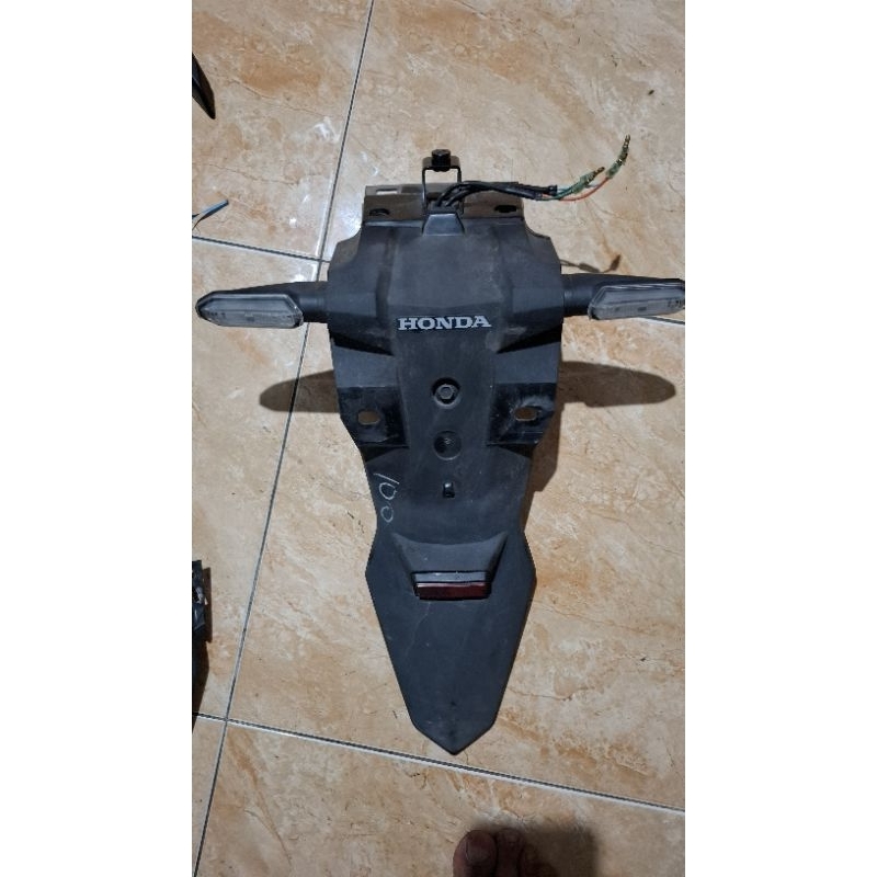 SPAKBOR SLEBOR BELAKANG CB150X ORIGINAL PNP CB150R STREETFIRE