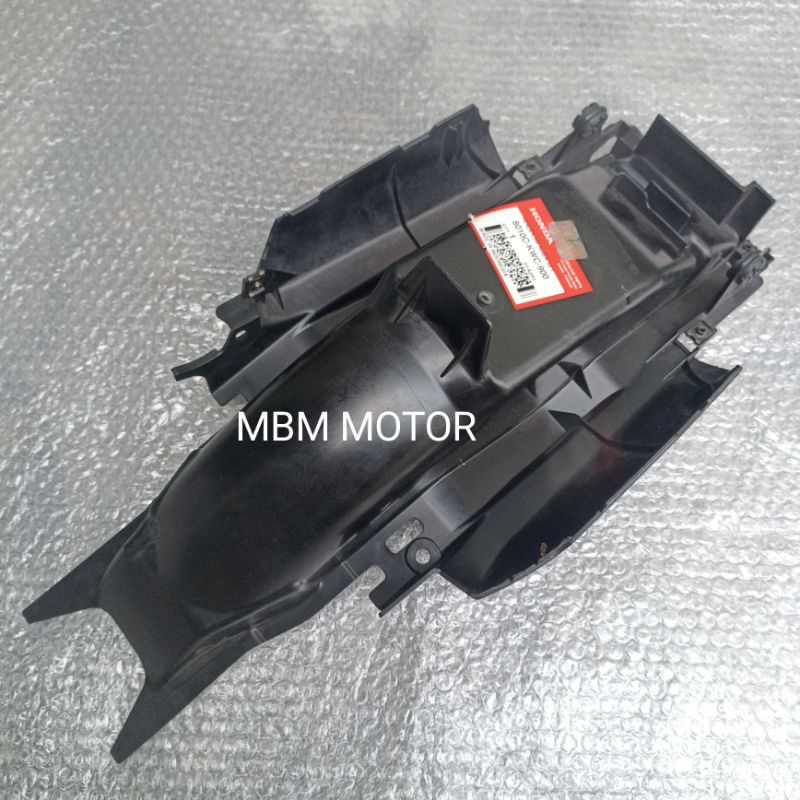 SPAKBOR SLEBOR FENDER BELAKANG TENGAH KOLONG HONDA CS1 CS 1 ONE ORI AHM 8010C-KWC-900