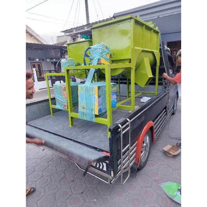 mixer pengaduk pakan kapasitas 200kg komplit mesin penggerak