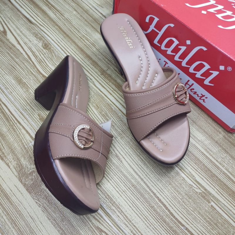 Sendal wanita hailai kekinian
