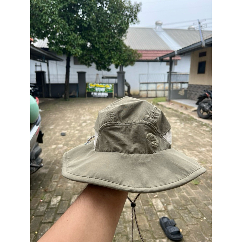 Topi Rimba Mountain Hardwear MHW