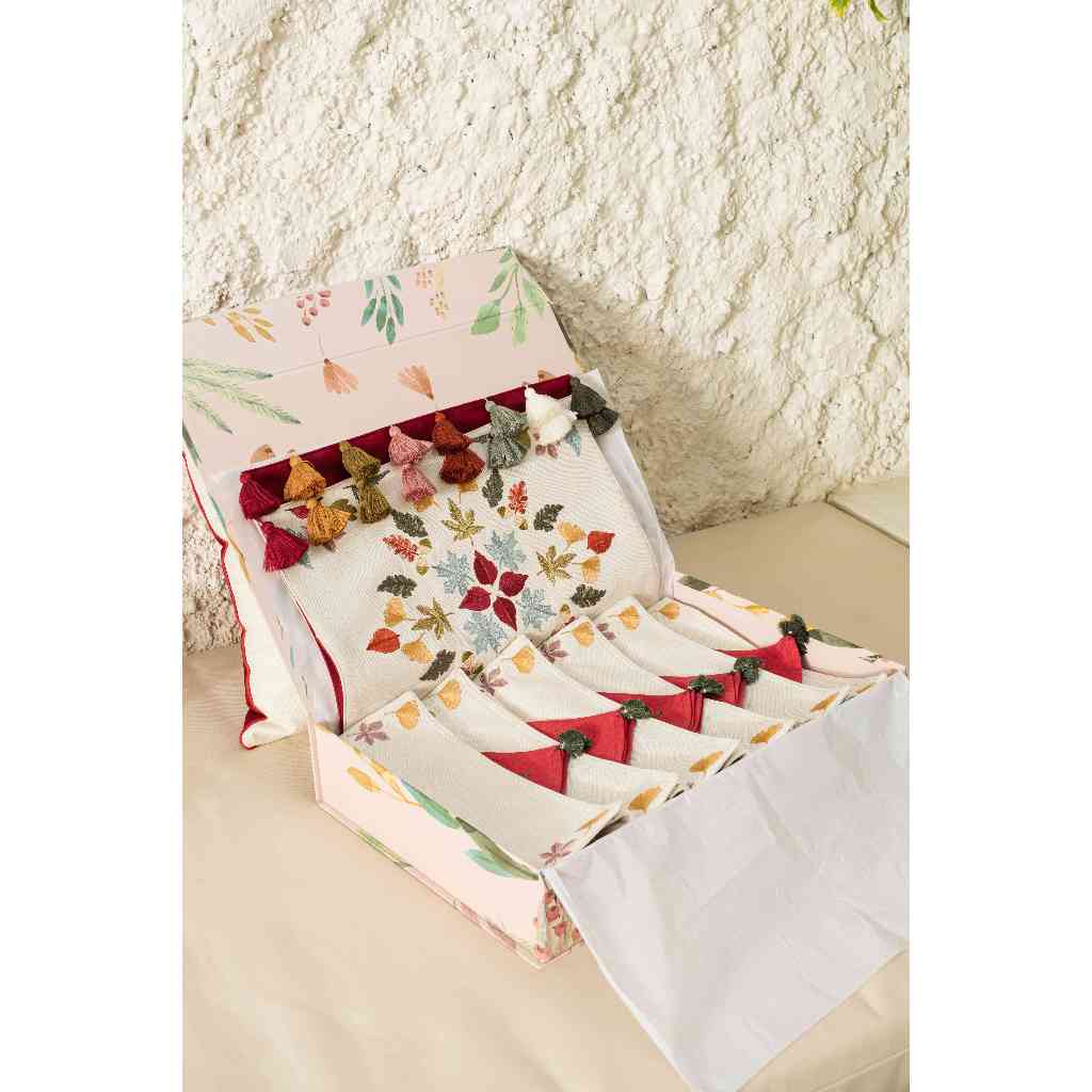 

(NEW!) Soulstitch - GIFT SET Autumn Table Runner, Napkin, Placemat Hampers