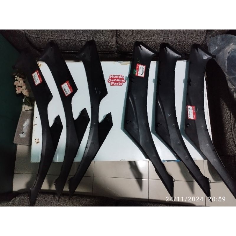 83620KZL930ZA & 83520KZL930ZA / DEK BAWAH KIRI KANAN SPACY FI / KARBU