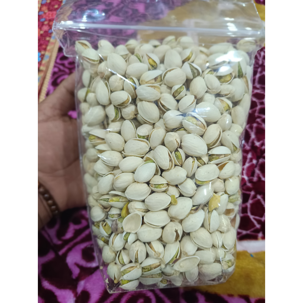 

Kacang pistachio