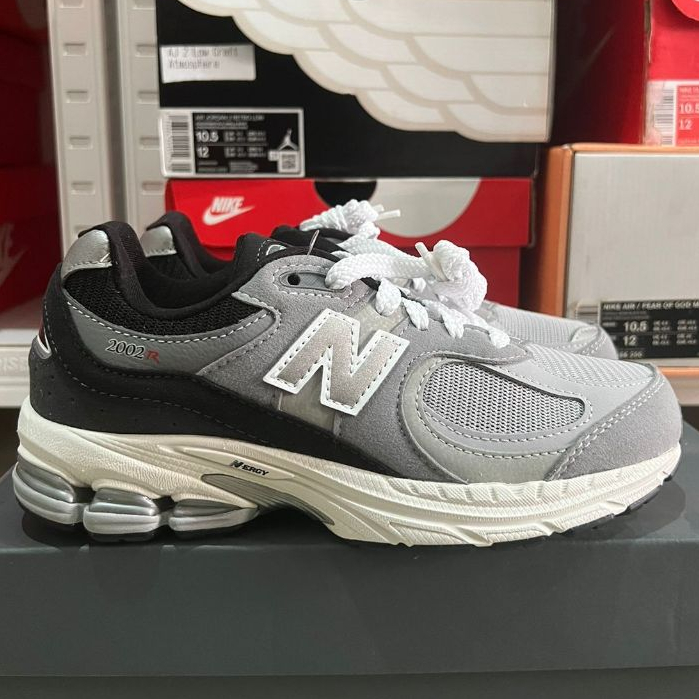 NEW BALANCE 2002R SLATE GREY RAIN CLOUD