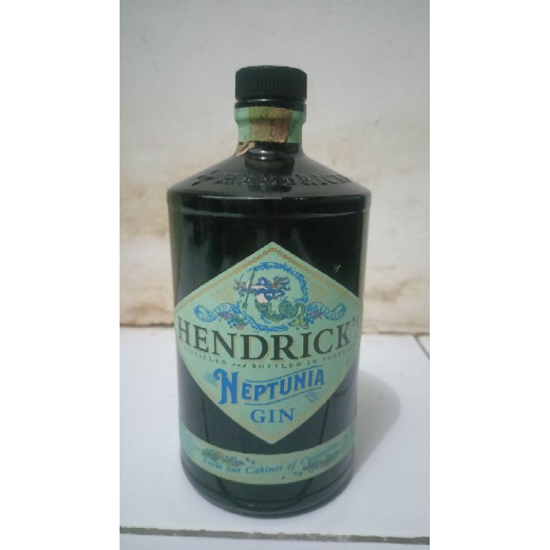 Jual Botol Bekas Hendrick's Gin Neptunia Special Release, From Our Cabinet of Our Curiosities. - 700
