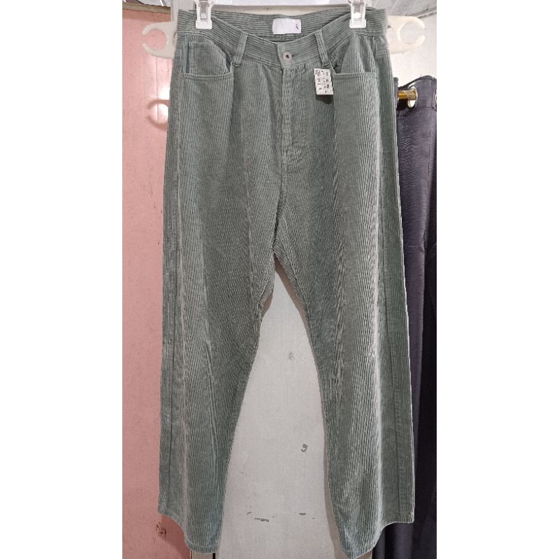 Celana Corduroy hijau mint sage size 30
