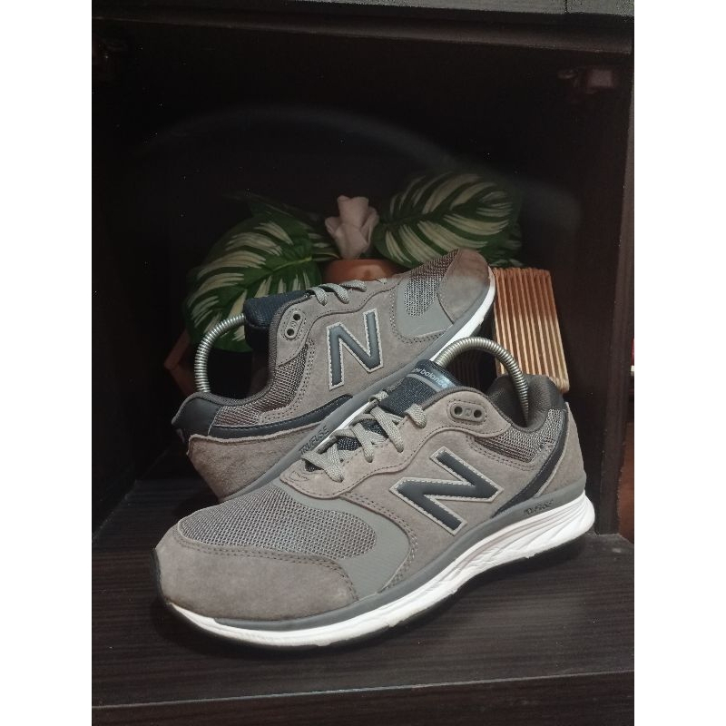 NB 880