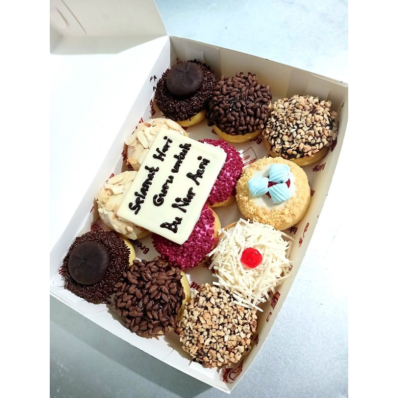 

Donat ucapan Papan coklat