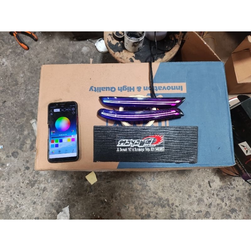 LED Reflektor Bemper INNOVA REBORN Smoke RGB Matrix Paddlepop