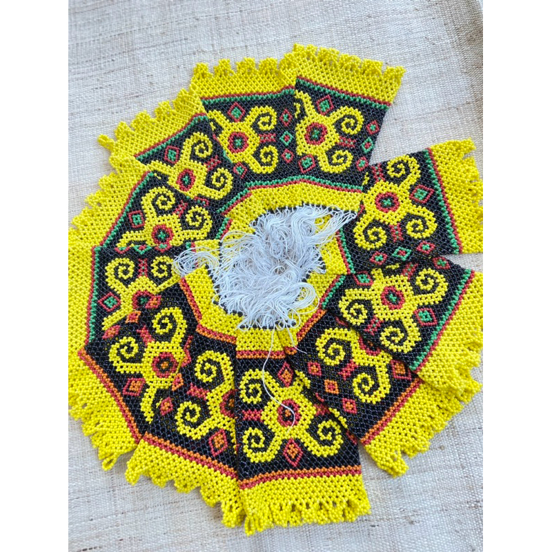 Manika Kaltim - Aban Anjat atau Anyaman Manik Untuk Hiasan Anjay Dayak Kalimantan / Hiasan Anjat Day