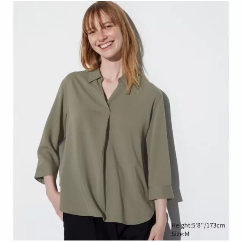 Uniqlo Rayon Skipper Collar Blouse