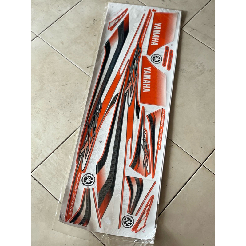 STIKER. STRIPING BODY YAMAHA 125Z DAN 125ZR WARNA ORANGE (KODE 125ZR ORANGE)